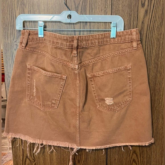 We The Free size 31 distressed denim skirt - Picture 7 of 8